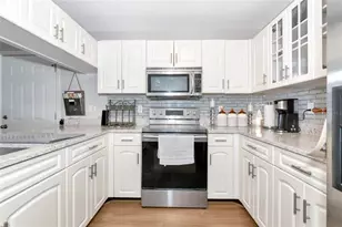 2311 64th St Ct W, Bradenton, FL 34209 - Photo 5