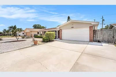 10400 112th Way, Largo, FL 33778 - Photo 3