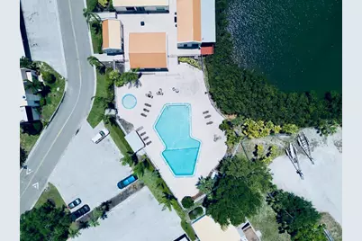 4360 Outrigger Lane, Tampa, FL 33615 - Photo 37