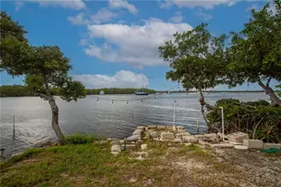 3312 W Shell Point Rd, Ruskin, FL 33570 - Photo 1