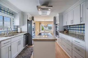 36750 Beth Ave, Zephyrhills, FL 33542 - Photo 11