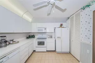 100 Bluff View Dr, Belleair Bluffs, FL 33770 - Photo 15