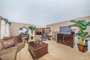 100 Bluff View Dr, Belleair Bluffs, FL 33770 - Photo 9