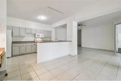 5052 Sunridge Palms Drive #102, Tampa, FL 33617 - Photo 17