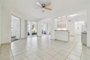 5052 Sunridge Palms Dr, Tampa, FL 33617 - Photo 3