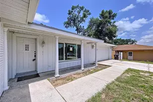 212 Overlook Dr, Winter Haven, FL 33884 - Photo 5