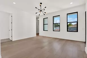 908 W Fribley St, Tampa, FL 33603 - Photo 11