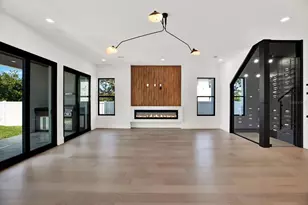 908 W Fribley St, Tampa, FL 33603 - Photo 5