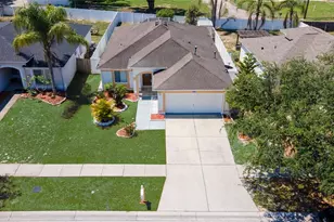 3201 Pine Top Dr, Valrico, FL 33594 - Photo 3