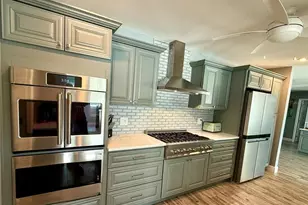 12300 4th St E, Treasure Island, FL 33706 - Photo 23