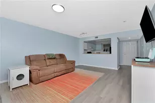 6817 Stonesthrow Cir N, Saint Petersburg, FL 33710 - Photo 9