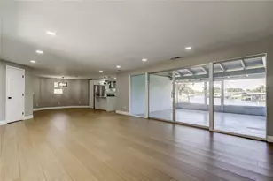 10744 Drummond Rd, Tampa, FL 33615 - Photo 7