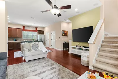 918 Sombra Street, Tampa, FL 33619 - Photo 7