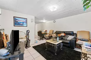 10009 N 10th St, Tampa, FL 33612 - Photo 3