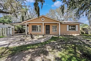 10932 N 21st St, Tampa, FL 33612 - Photo 1