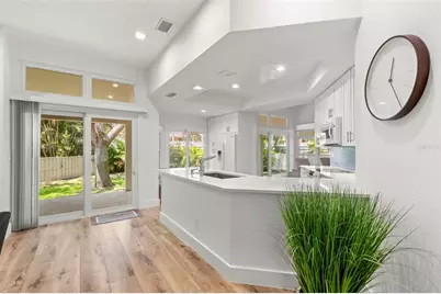 5102 White Pine Circle NE, Saint Petersburg, FL 33703 - Photo 13