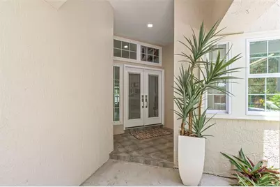5102 White Pine Circle NE, Saint Petersburg, FL 33703 - Photo 3