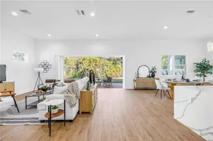 1025 42nd Ave N, Saint Petersburg, FL 33703 - Photo 3