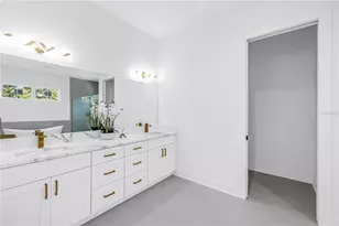 1025 42nd Ave N, Saint Petersburg, FL 33703 - Photo 25