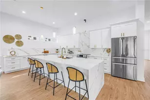 1025 42nd Ave N, Saint Petersburg, FL 33703 - Photo 7