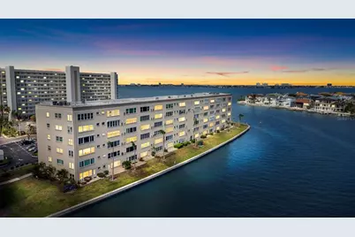 6075 Shore Boulevard S #215, Gulfport, FL 33707 - Photo 1