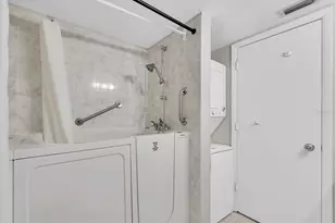 6400 46th Ave N, Kenneth City, FL 33709 - Photo 17