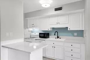 6400 46th Ave N, Kenneth City, FL 33709 - Photo 7