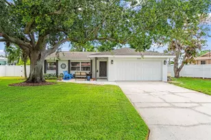 2334 Tropical Shores Dr SE, Saint Petersburg, FL 33705 - Photo 1