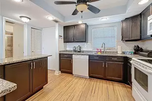 4725 Cove Cir, Saint Petersburg, FL 33708 - Photo 17