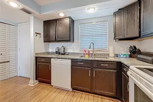 4725 Cove Cir, Saint Petersburg, FL 33708 - Photo 15