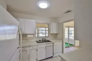 1904 Canterbury Ln, Sun City Center, FL 33573 - Photo 15