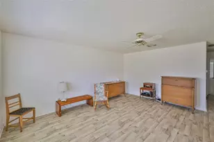 1904 Canterbury Ln, Sun City Center, FL 33573 - Photo 9