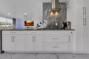 12416 Queensland Ln, Tampa, FL 33625 - Photo 13