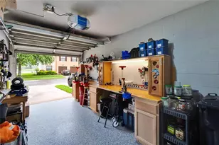 2435 Edgewater Falls Dr, Brandon, FL 33511 - Photo 37