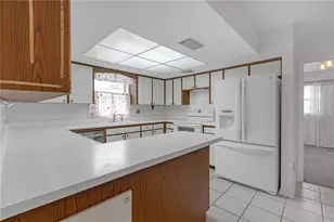 7002 Doreen St, Tampa, FL 33617 - Photo 9