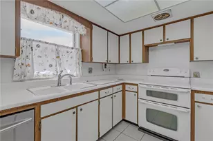 7002 Doreen St, Tampa, FL 33617 - Photo 11