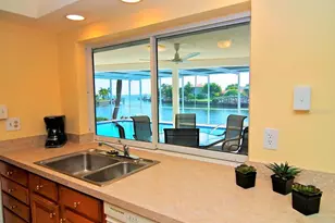 2096 Massachusetts Ave NE, Saint Petersburg, FL 33703 - Photo 17