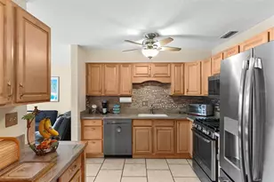 7276 21st St N, Saint Petersburg, FL 33702 - Photo 7