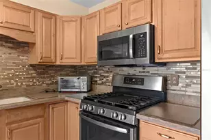 7276 21st St N, Saint Petersburg, FL 33702 - Photo 9