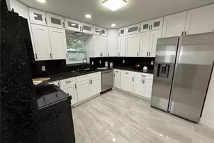 539 Freeport Ave N, Saint Petersburg, FL 33702 - Photo 9