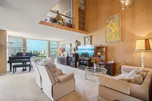 7400 Sun Island Dr S, South Pasadena, FL 33707 - Photo 9