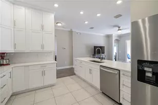 27621 Sugar Loaf Dr, Wesley Chapel, FL 33544 - Photo 3
