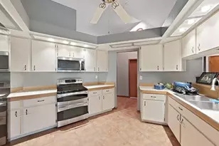 13094 Huntington Woods Ave, Spring Hill, FL 34609 - Photo 9