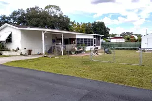 39047 Hillcrest Dr, Zephyrhills, FL 33542 - Photo 1