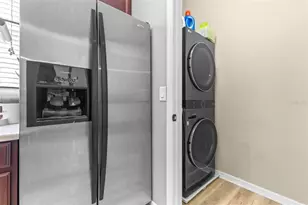 962 Sombra St, Tampa, FL 33619 - Photo 9