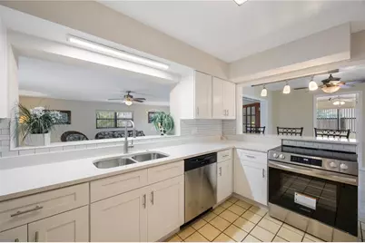 1305 Marion Drive S, Saint Petersburg, FL 33707 - Photo 15