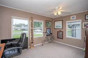 1001 57th Ave N, Saint Petersburg, FL 33703 - Photo 21