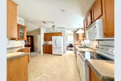 250 S Port Royal Lane, Apollo Beach, FL 33572 - Photo 5