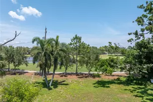 167 Almedo Way NE, Saint Petersburg, FL 33704 - Photo 3
