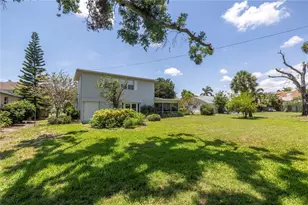 167 Almedo Way NE, Saint Petersburg, FL 33704 - Photo 15